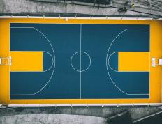 梅西重返赛场，比赛局势复杂首场状态出色，中国队观众沸腾！热度持续攀升